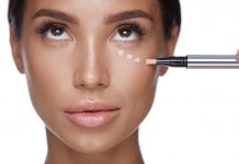 Το trick που όλες μπορούμε να εφαρμόσουμε για φωτεινό βλέμμα