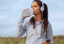 Συμβουλές για να καταφέρεις να πίνεις 2,2 lt νερό την ημέρα