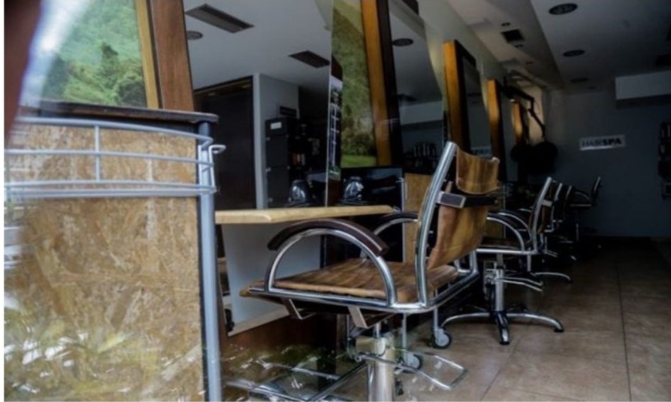 Hairdressers closed tomorrow and every Saturday!!!!