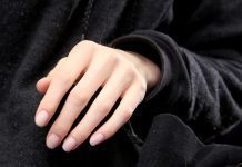 Δύο μυστικά για δυνατά νύχια