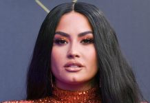 Η Demi Lovato έκανε το απόλυτο spring manicure