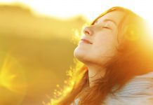 Οκτώ τρόποι για να ανεβάσεις την ψυχολογία σου ανάλογα με το χρόνο που διαθέτεις