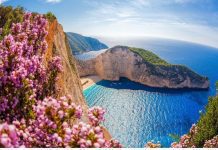 “England”, proposes a holiday in Greece. What are the top 15 islands?