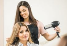 «Κομμώτρια είναι… δεν είναι επιστήμονας»