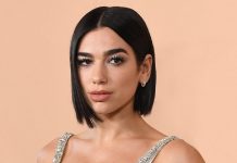 Dua Lipa: Απογείωσε το πιο retro αξεσουάρ μαλλιών για το φετινό καλοκαίρι