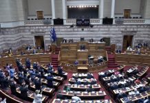Με 158 «ΝΑΙ» υπερψηφίστηκε το εργασιακό νομοσχέδιο, μετά από τρεις ημέρες απηνών συγκρούσεων