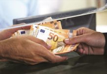 Κατώτατος μισθός: Το πόρισμα του ΚΕΠΕ προλειαίνει το έδαφος για τις σημερινές ανακοινώσεις