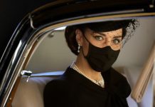 Η ιστορία του μαργαριταρένιου κολιέ της Κέιτ – Φωτογραφίες που το φορούν Ελισάβετ και Νταϊάνα