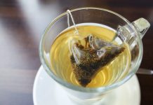 Black circles: Green tea for a relaxed look