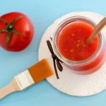 Ντομάτα: Ασυνήθιστη επιλογή για μάσκα μεν, με υποσχόμενα οφέλη για το δέρμα δε