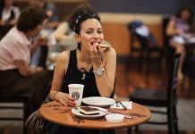 Stress Eating: How to redefine your relationship with food?