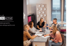 Επικοινωνία με την Ομάδα Κομμωτηρίου